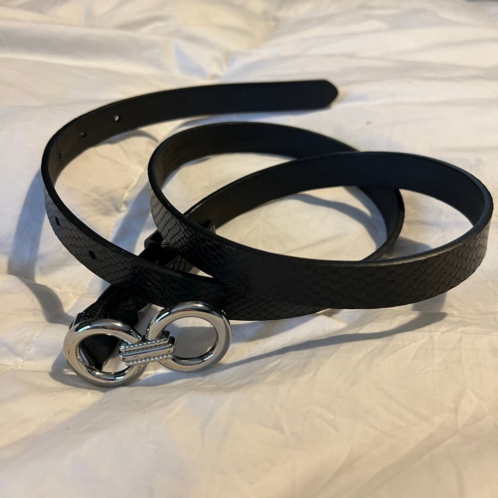 Women's Express Black Snake Print thin Belt with Silver Buckle Size M